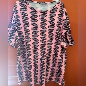 SHEIN QUEEN tshirt used good condition size oxl